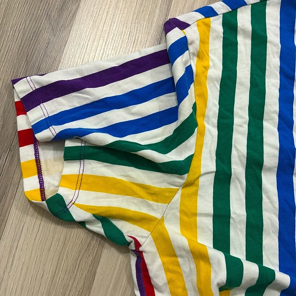 GUESS J.BALVIN T-SHIRT FUN
VIBRANT‎ 90's RETRO VIBES SZ M
STRIPES RAINBOW - Picture 13 of 16
